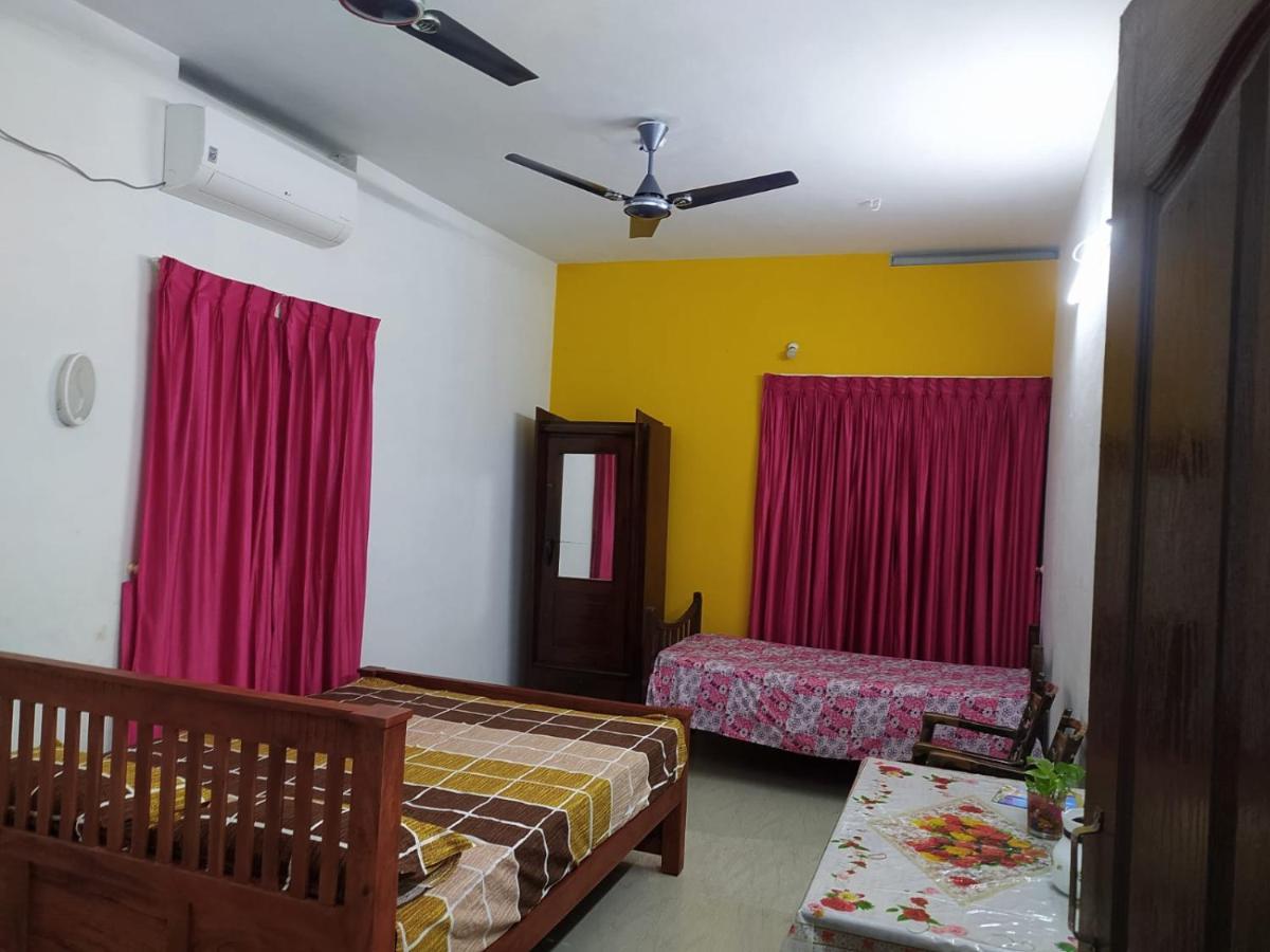 A K Munroe Homestay *