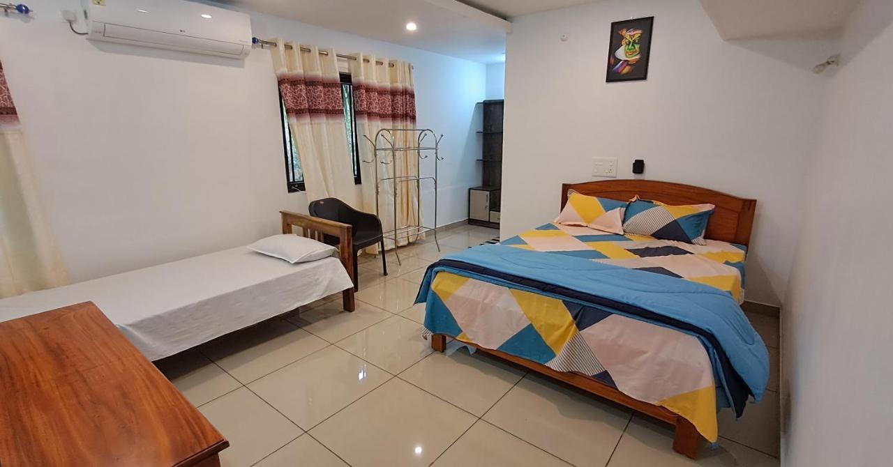 A K Munroe Homestay *